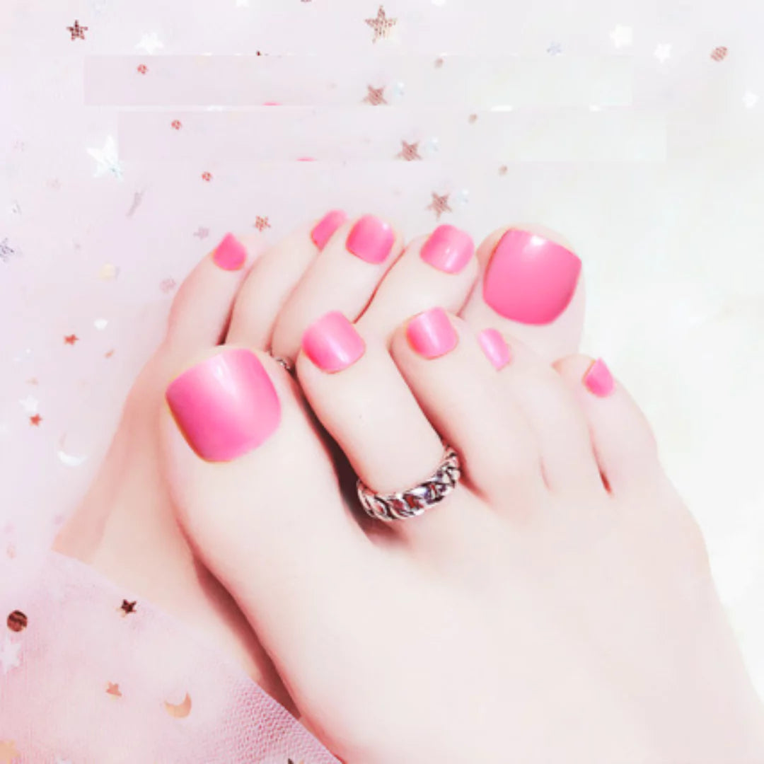 SHOCKING PINK FOOT NAILS