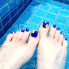 BLUE EMOJI FOOT NAILS