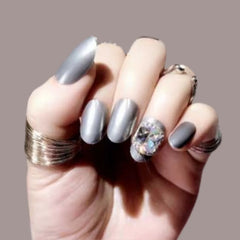 GRAY GEMSTONE BRIDAL NAILS
