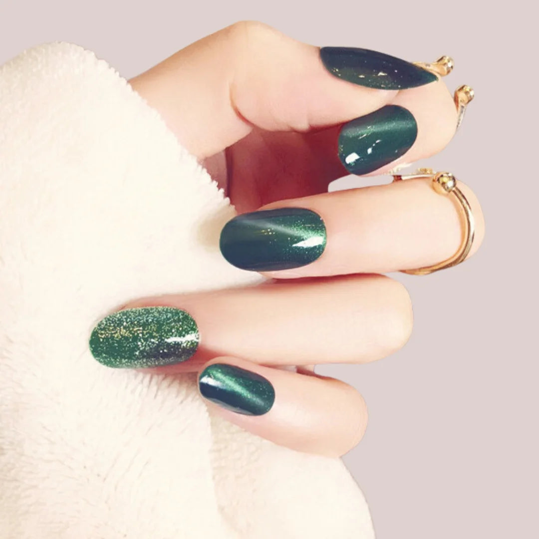 CAT EYE GREEN NAILS