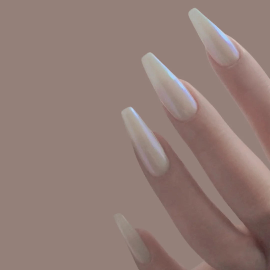 ELEGANT GLAMOROUS TALONS NAILS