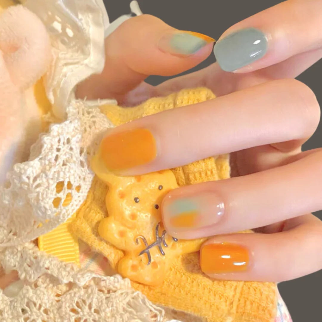 GREEN ORANGE PATTERN NAILS