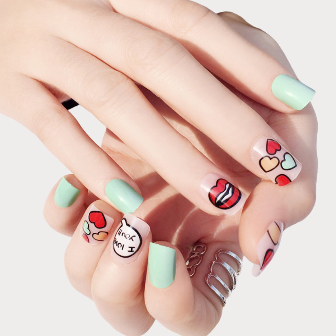 LOVE NAILS  - R025