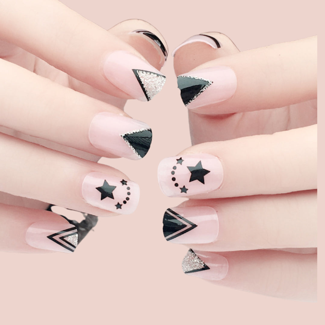 BLACK STAR AND GLITTER TRIANGLE NAILS - R051