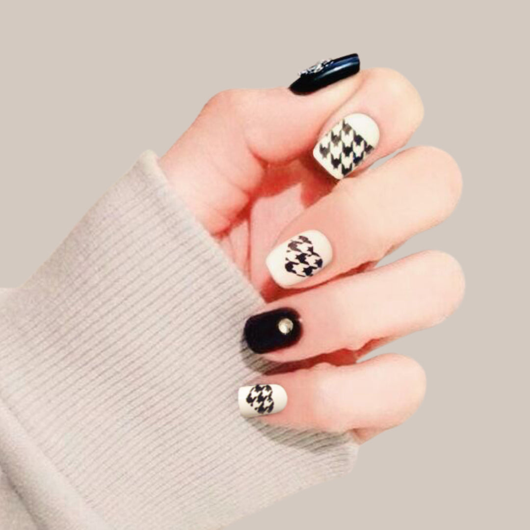 BLACK STONE NAILS - R054
