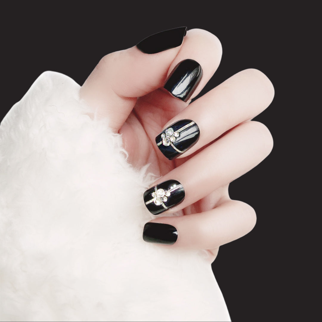PEARL BLACK NAILS  - R092