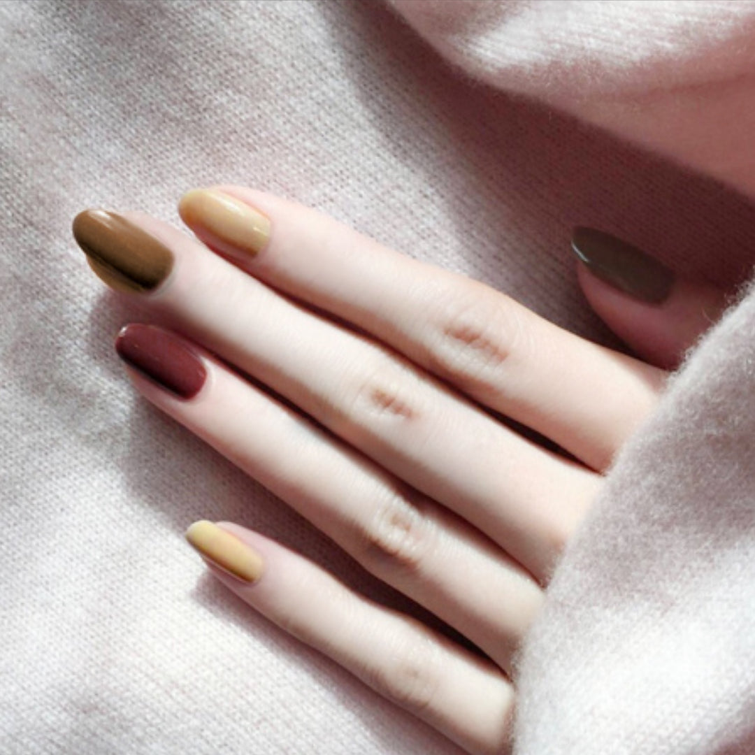 TRIPLICATE SHADE NAILS  - R096