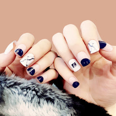 WHITE LINE TRIANGULAR NAILS- R106