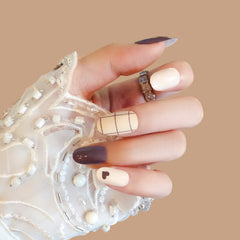 BROWN HEART COFFEE NAILS- R117